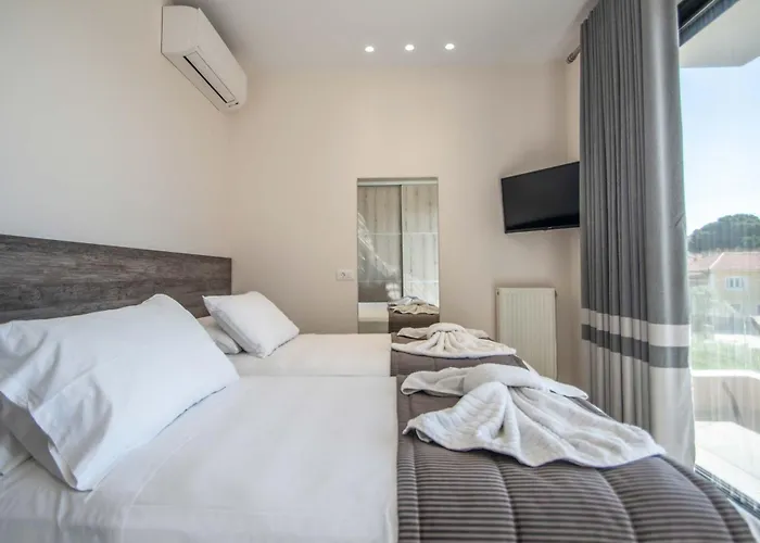 וילה Sokrates And Oresti